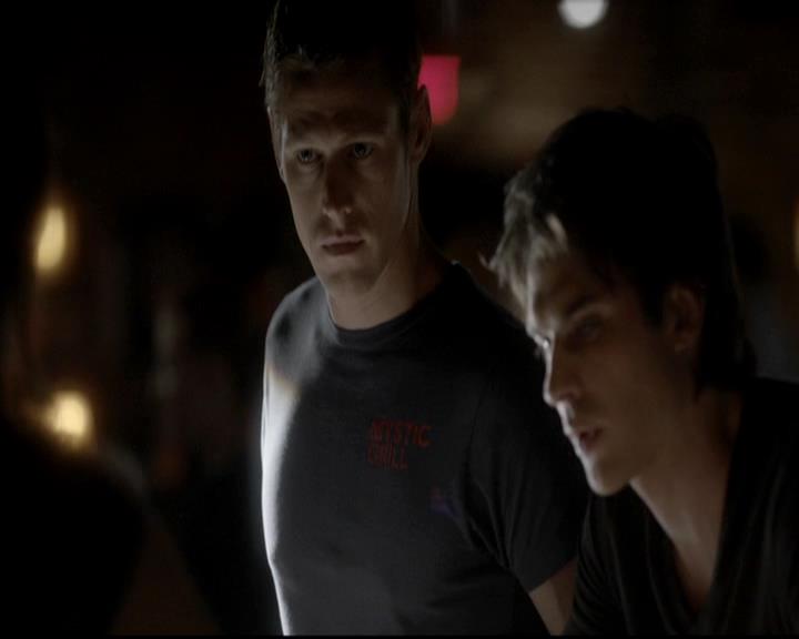 VampireDiariesWorld-dot-org_4x06WeAllGoALittleMadSometimes1938.jpg