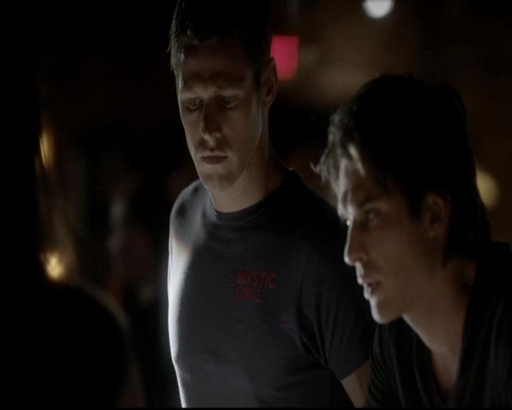 VampireDiariesWorld-dot-org_4x06WeAllGoALittleMadSometimes1939.jpg