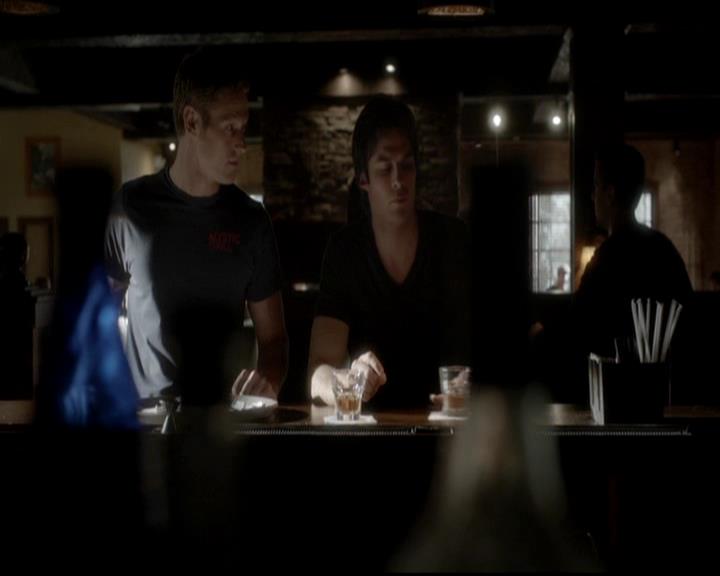 VampireDiariesWorld-dot-org_4x06WeAllGoALittleMadSometimes1942.jpg