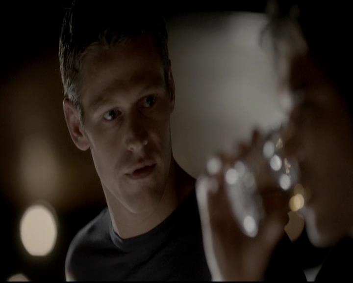 VampireDiariesWorld-dot-org_4x06WeAllGoALittleMadSometimes1946.jpg