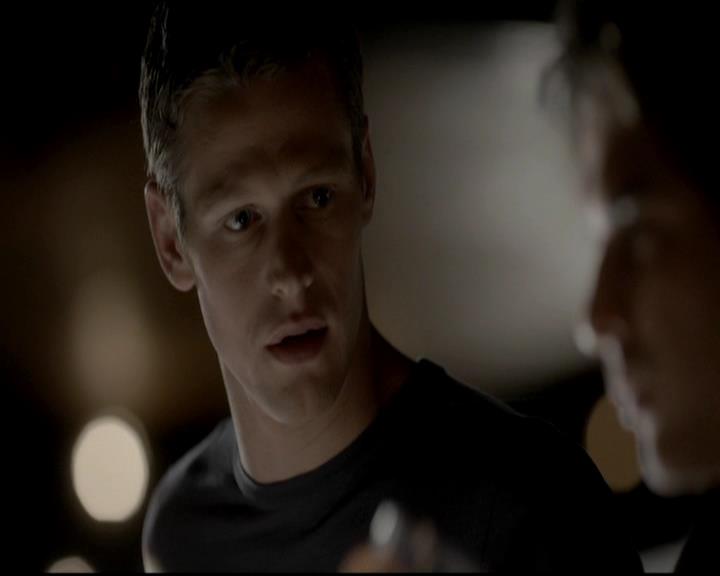 VampireDiariesWorld-dot-org_4x06WeAllGoALittleMadSometimes1947.jpg