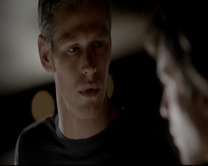 VampireDiariesWorld-dot-org_4x06WeAllGoALittleMadSometimes1973.jpg