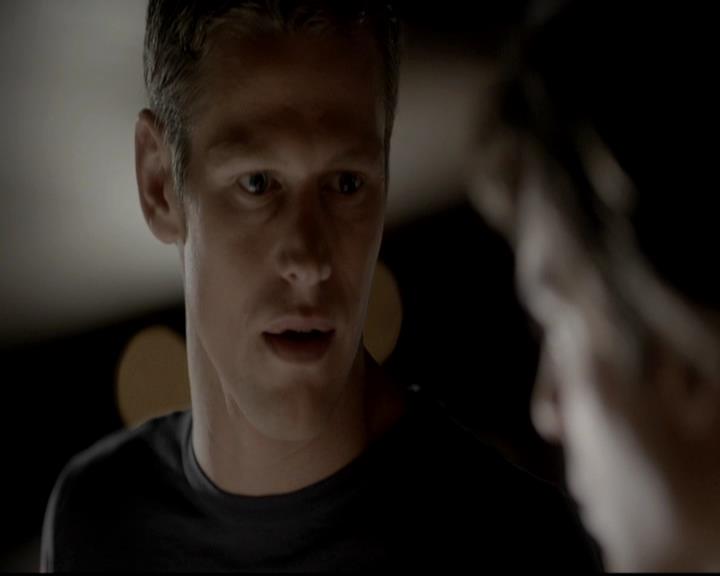 VampireDiariesWorld-dot-org_4x06WeAllGoALittleMadSometimes1974.jpg