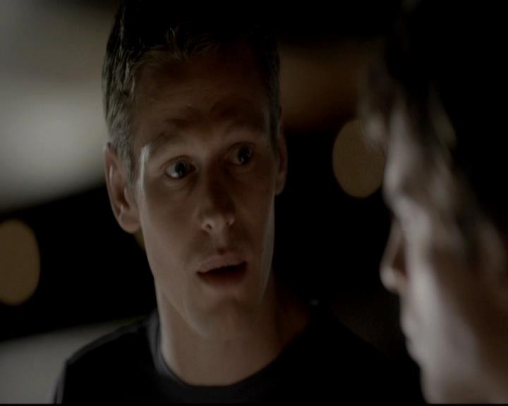 VampireDiariesWorld-dot-org_4x06WeAllGoALittleMadSometimes1976.jpg