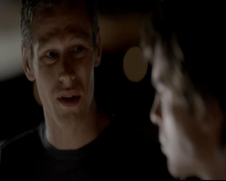 VampireDiariesWorld-dot-org_4x06WeAllGoALittleMadSometimes1978.jpg