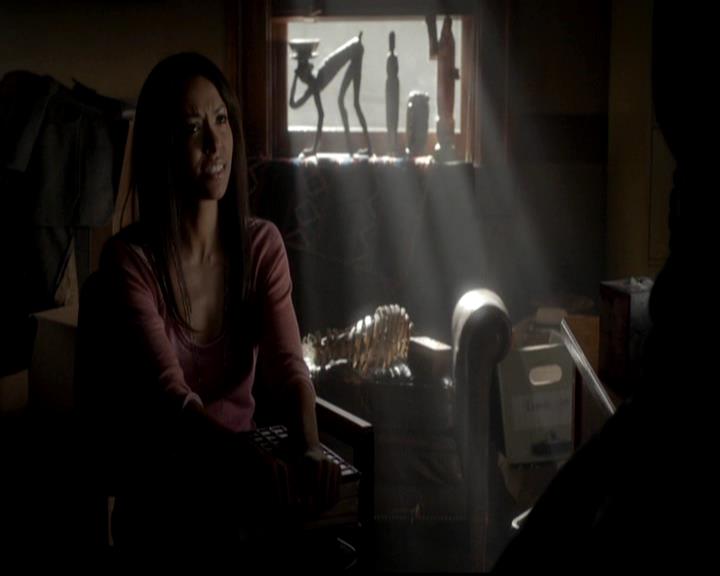 VampireDiariesWorld-dot-org_4x06WeAllGoALittleMadSometimes1990.jpg