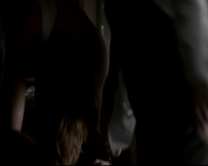 VampireDiariesWorld-dot-org_4x07MyBrothersKeeper0881.jpg