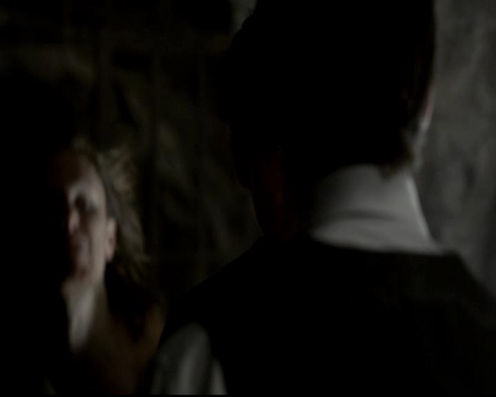 VampireDiariesWorld-dot-org_4x07MyBrothersKeeper0892.jpg