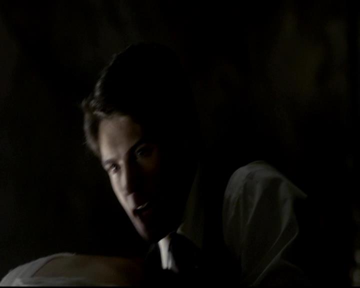 VampireDiariesWorld-dot-org_4x07MyBrothersKeeper0915.jpg