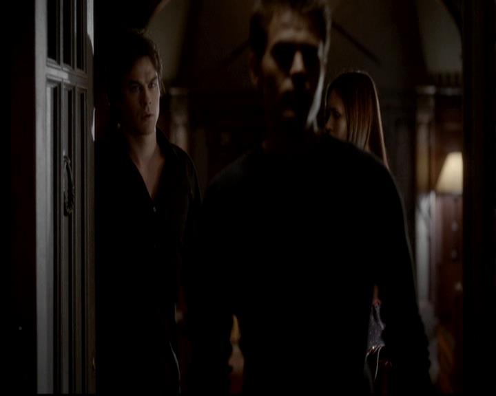 VampireDiariesWorld-dot-org_4x07MyBrothersKeeper1955.jpg