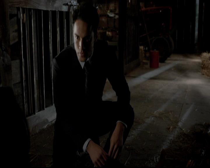 VampireDiariesWorld-dot-org_4x07MyBrothersKeeper1968.jpg