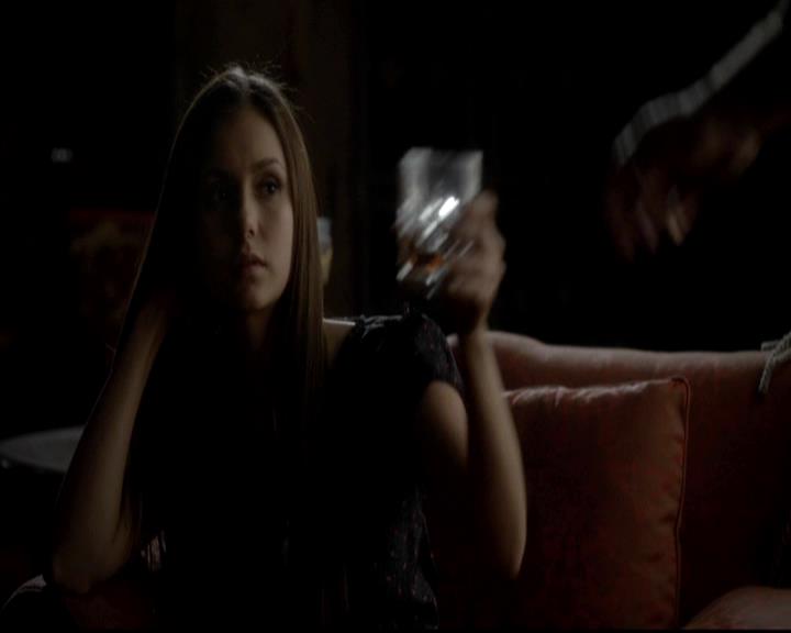 VampireDiariesWorld-dot-org_4x07MyBrothersKeeper2011.jpg