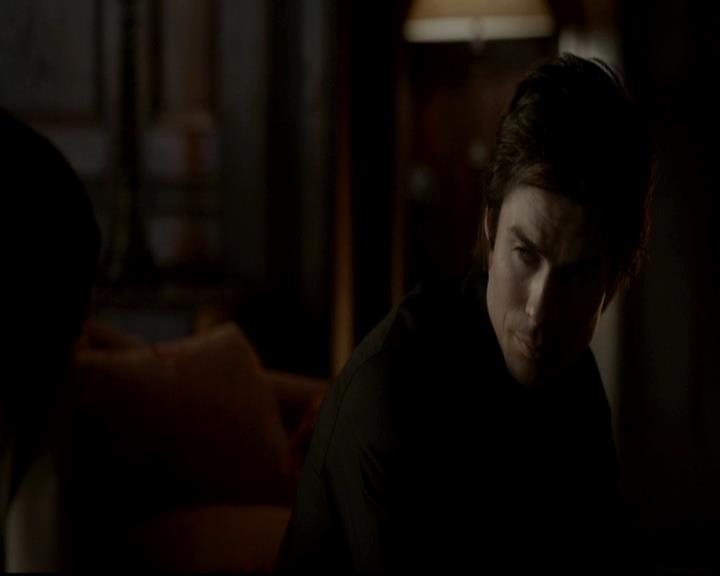 VampireDiariesWorld-dot-org_4x07MyBrothersKeeper2020.jpg