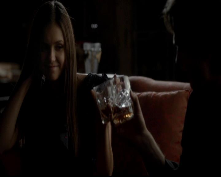 VampireDiariesWorld-dot-org_4x07MyBrothersKeeper2022.jpg