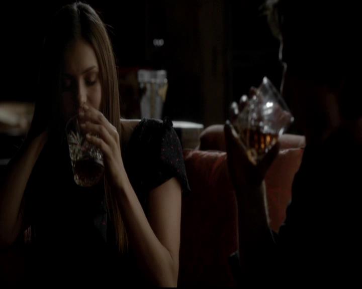 VampireDiariesWorld-dot-org_4x07MyBrothersKeeper2024.jpg