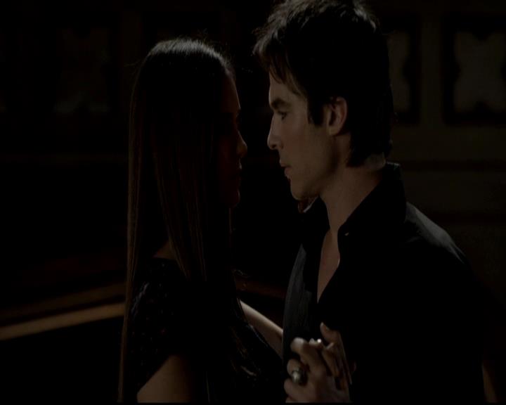 VampireDiariesWorld-dot-org_4x07MyBrothersKeeper2097.jpg