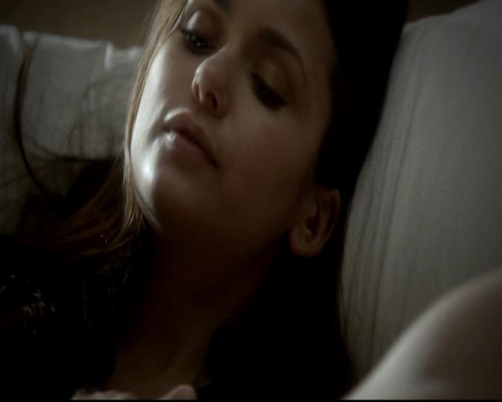 VampireDiariesWorld-dot-org_4x08WellAlwaysHaveBourbonStreet0016.jpg