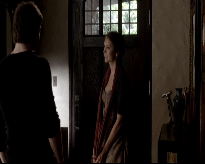 VampireDiariesWorld-dot-org_4x08WellAlwaysHaveBourbonStreet0221.jpg