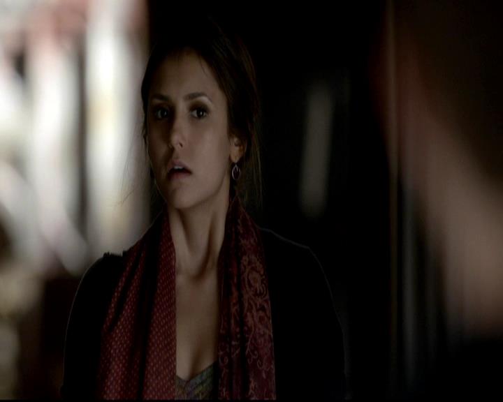 VampireDiariesWorld-dot-org_4x08WellAlwaysHaveBourbonStreet0231.jpg