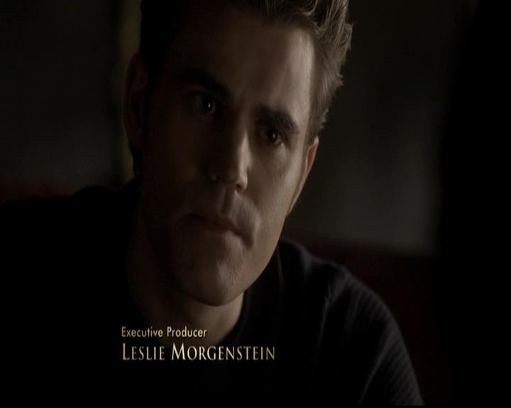 VampireDiariesWorld-dot-org_4x08WellAlwaysHaveBourbonStreet0275.jpg