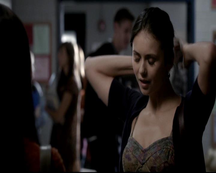 VampireDiariesWorld-dot-org_4x08WellAlwaysHaveBourbonStreet0328.jpg