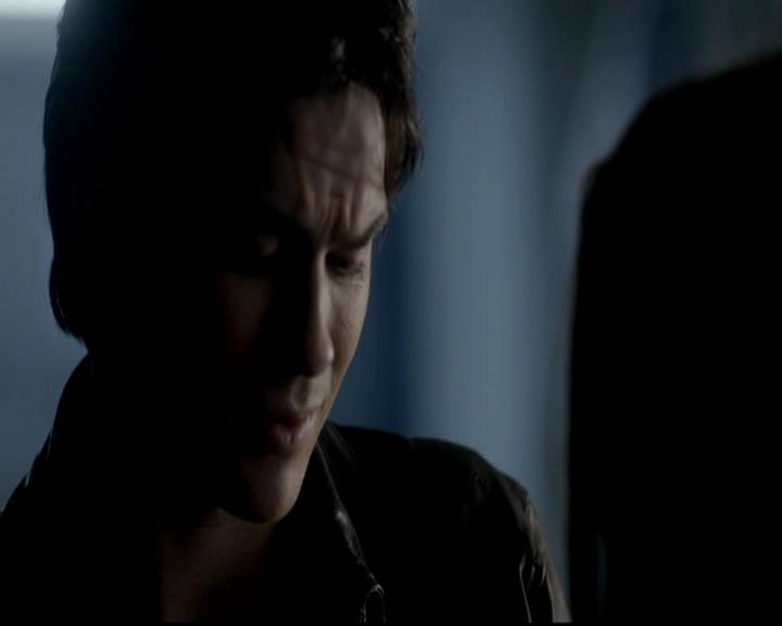 VampireDiariesWorld-dot-org_4x08WellAlwaysHaveBourbonStreet0377.jpg