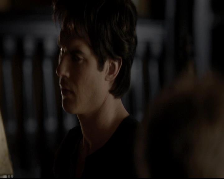 VampireDiariesWorld-dot-org_4x08WellAlwaysHaveBourbonStreet0533.jpg