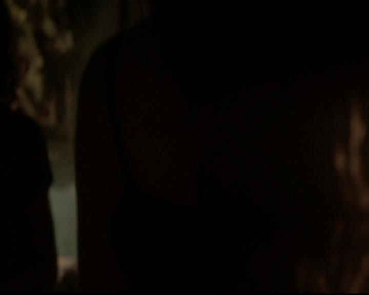 VampireDiariesWorld-dot-org_4x08WellAlwaysHaveBourbonStreet0544.jpg