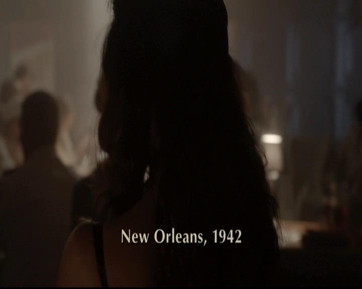 VampireDiariesWorld-dot-org_4x08WellAlwaysHaveBourbonStreet0546.jpg