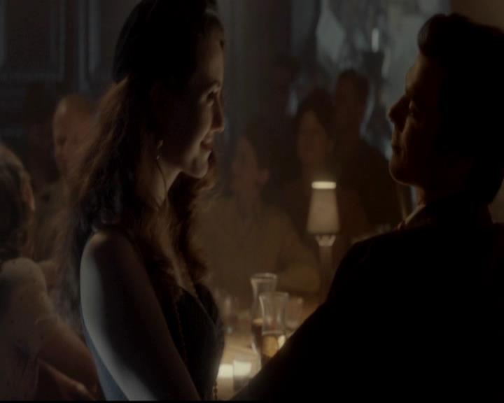 VampireDiariesWorld-dot-org_4x08WellAlwaysHaveBourbonStreet0554.jpg