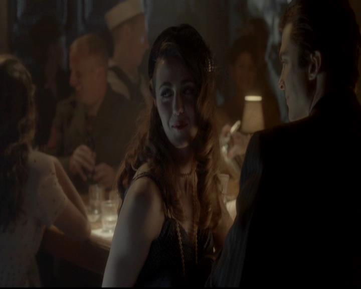 VampireDiariesWorld-dot-org_4x08WellAlwaysHaveBourbonStreet0560.jpg