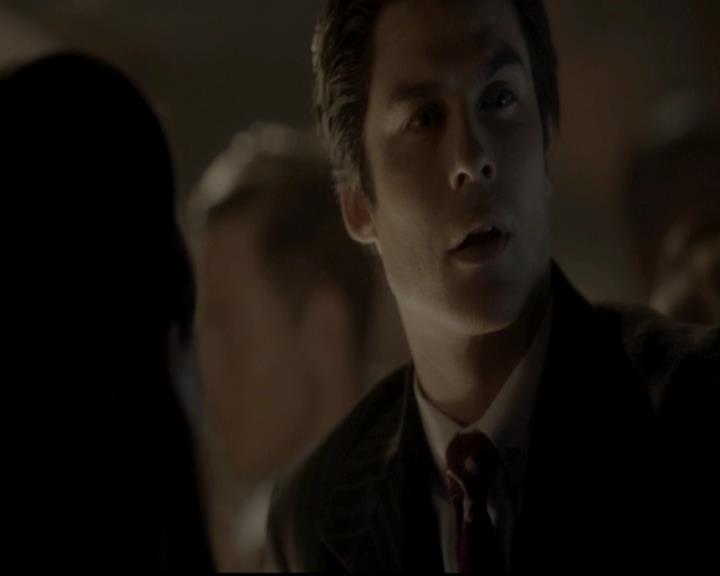 VampireDiariesWorld-dot-org_4x08WellAlwaysHaveBourbonStreet0561.jpg