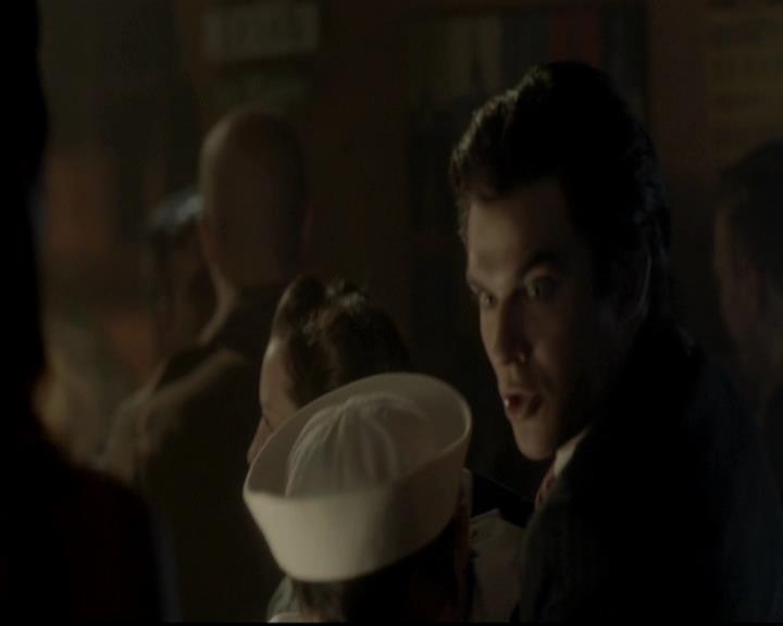 VampireDiariesWorld-dot-org_4x08WellAlwaysHaveBourbonStreet0594.jpg