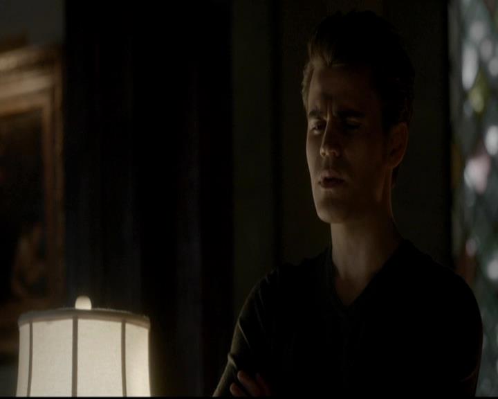 VampireDiariesWorld-dot-org_4x08WellAlwaysHaveBourbonStreet0602.jpg