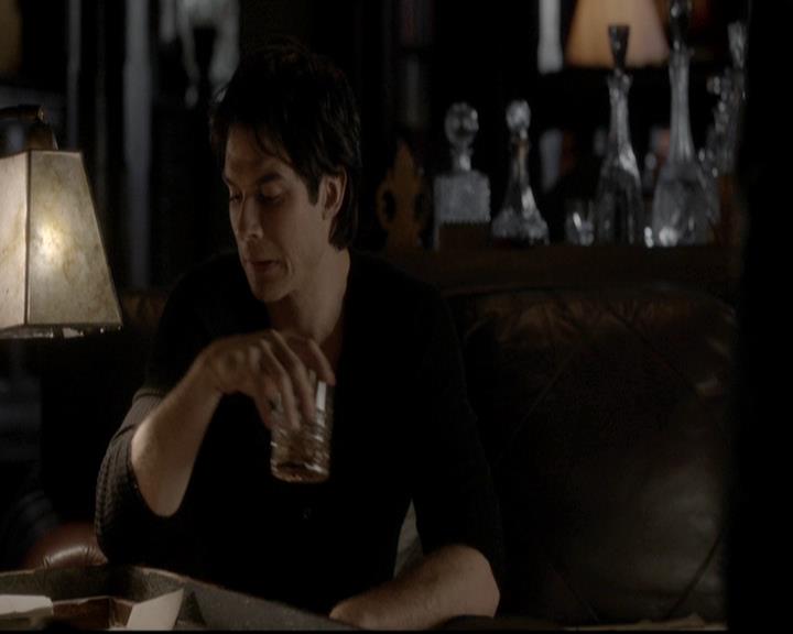 VampireDiariesWorld-dot-org_4x08WellAlwaysHaveBourbonStreet0603.jpg