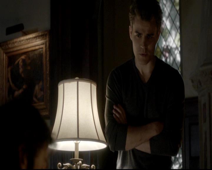 VampireDiariesWorld-dot-org_4x08WellAlwaysHaveBourbonStreet0604.jpg