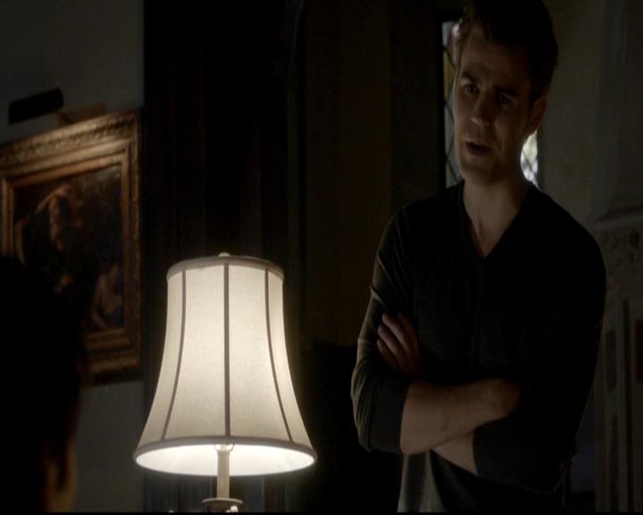 VampireDiariesWorld-dot-org_4x08WellAlwaysHaveBourbonStreet0606.jpg