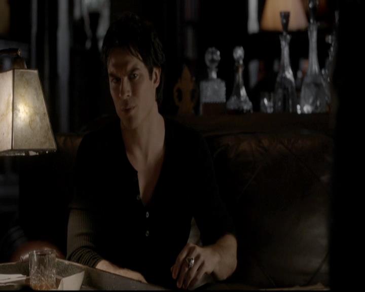 VampireDiariesWorld-dot-org_4x08WellAlwaysHaveBourbonStreet0607.jpg