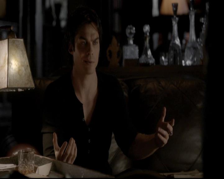 VampireDiariesWorld-dot-org_4x08WellAlwaysHaveBourbonStreet0609.jpg