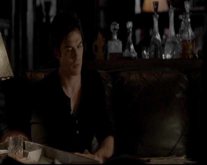 VampireDiariesWorld-dot-org_4x08WellAlwaysHaveBourbonStreet0612.jpg