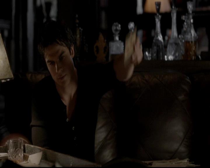 VampireDiariesWorld-dot-org_4x08WellAlwaysHaveBourbonStreet0613.jpg