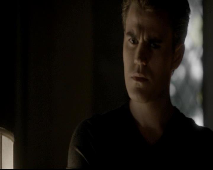 VampireDiariesWorld-dot-org_4x08WellAlwaysHaveBourbonStreet0621.jpg