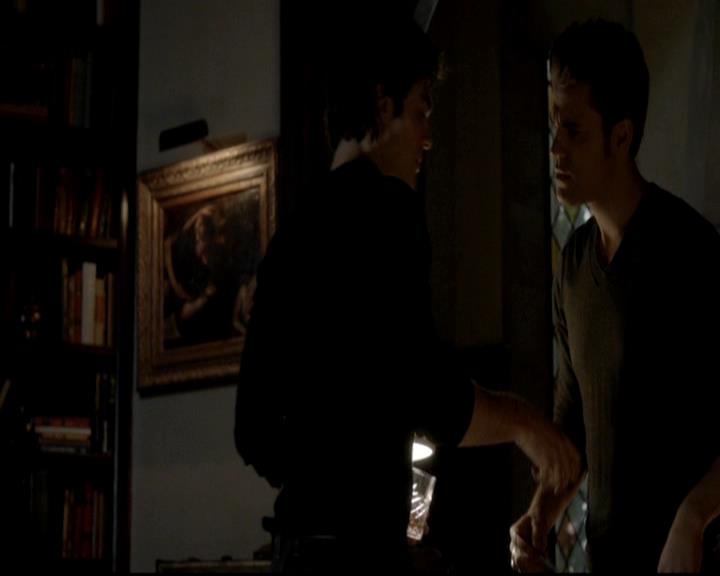 VampireDiariesWorld-dot-org_4x08WellAlwaysHaveBourbonStreet0625.jpg