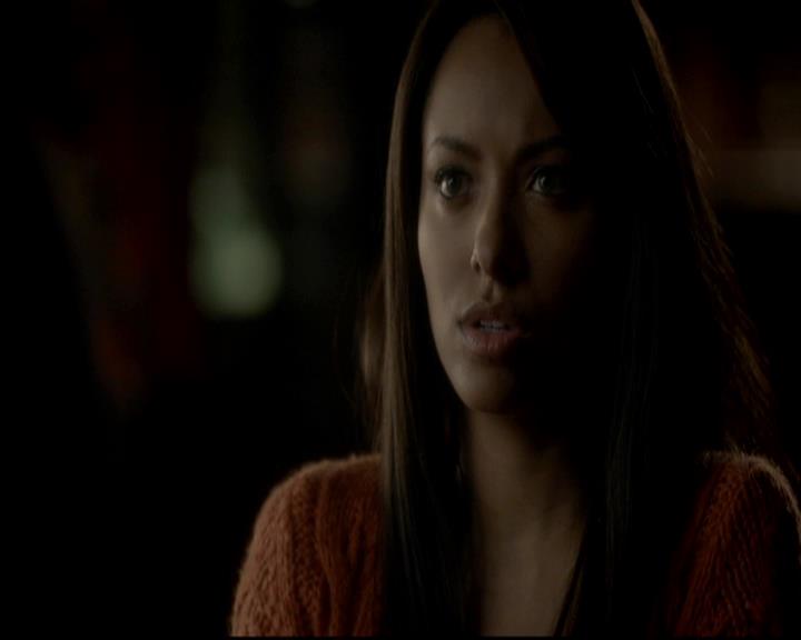 VampireDiariesWorld-dot-org_4x08WellAlwaysHaveBourbonStreet0642.jpg