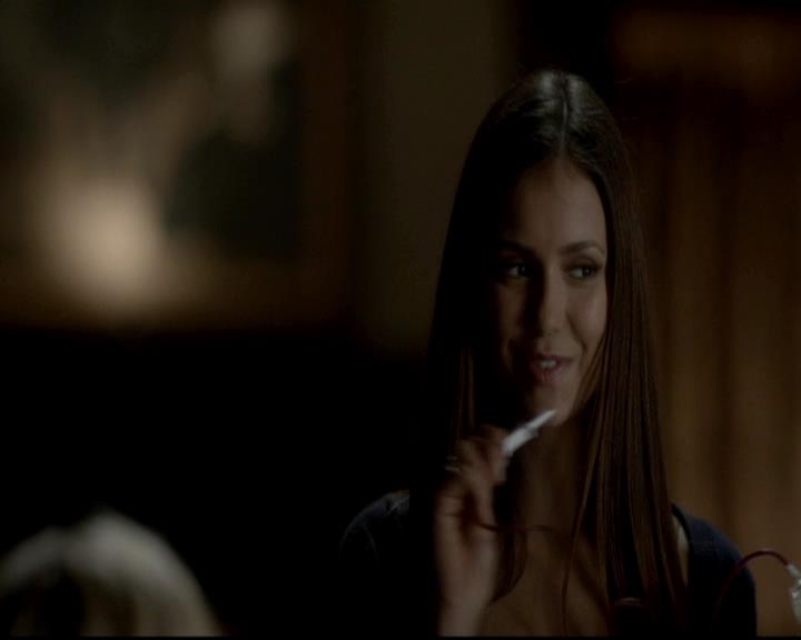 VampireDiariesWorld-dot-org_4x08WellAlwaysHaveBourbonStreet0647.jpg