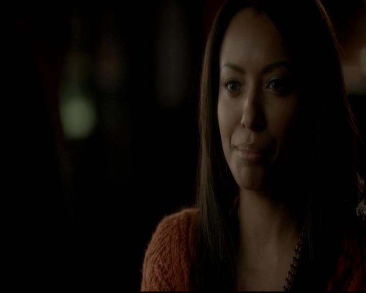 VampireDiariesWorld-dot-org_4x08WellAlwaysHaveBourbonStreet0649.jpg