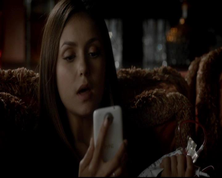 VampireDiariesWorld-dot-org_4x08WellAlwaysHaveBourbonStreet0661.jpg