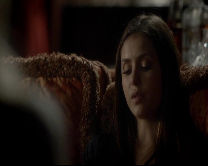 VampireDiariesWorld-dot-org_4x08WellAlwaysHaveBourbonStreet0671.jpg