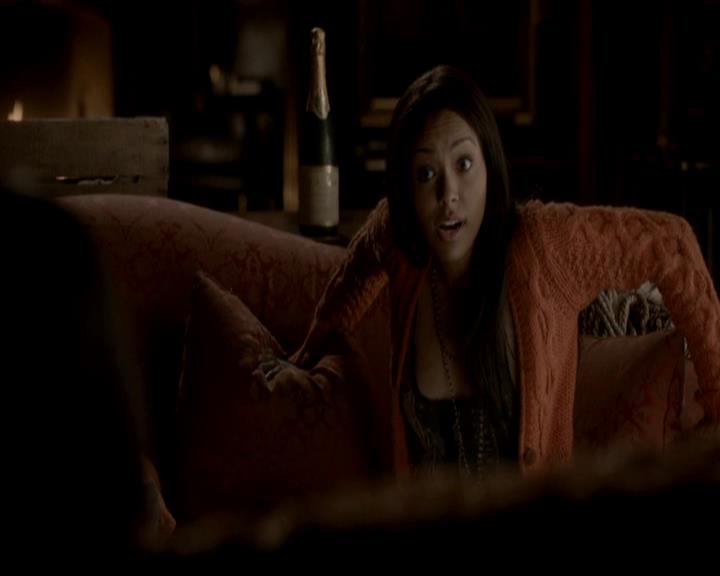 VampireDiariesWorld-dot-org_4x08WellAlwaysHaveBourbonStreet0681.jpg