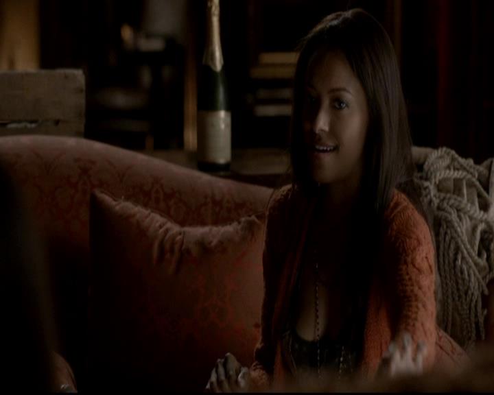 VampireDiariesWorld-dot-org_4x08WellAlwaysHaveBourbonStreet0684.jpg